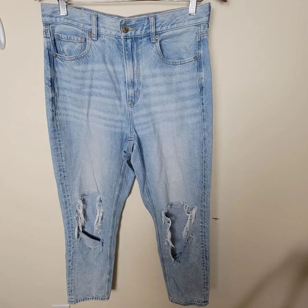 American Eagle Mom Jean Light Wash Destroyed 8